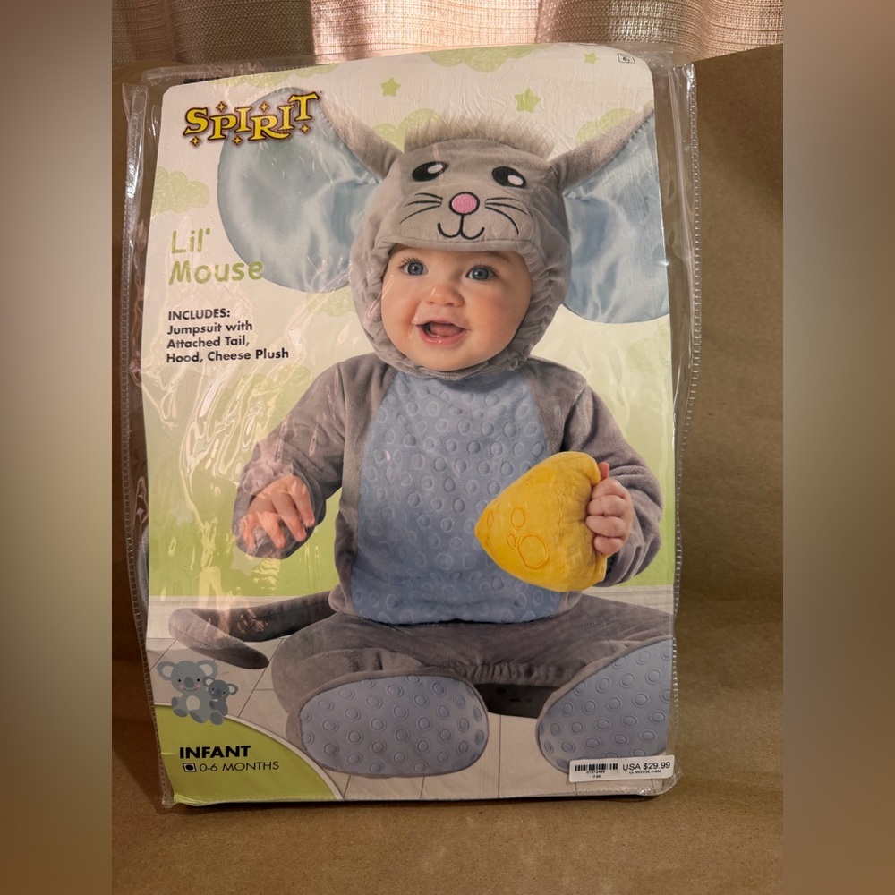 Infant Plush Jumpsuit & Toy
Lil' Mouse
Size 0-6 Months
New in Package
